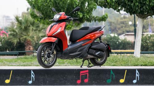 Δοκιμή Piaggio Beverly 300 HPE carandmotor.gr 2021