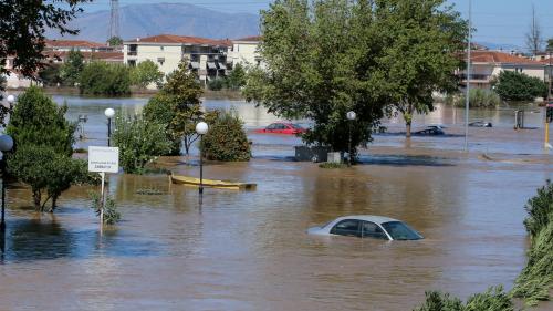 πλημμυρισμένα αυτοκίνητα