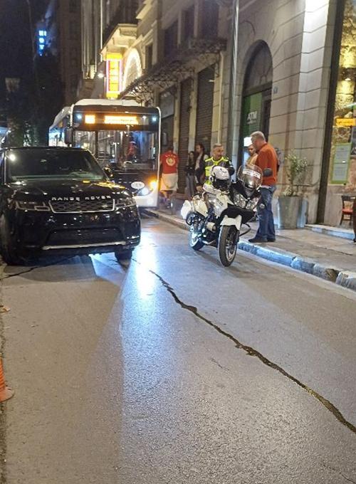 SUV Αθήνα παρκάρισμα