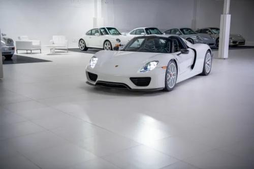 porsche white b