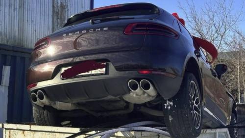 porsche-macan-gift-1