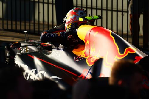 Η Red Bull RB18 είναι ένα από τα μονοθέσια που παρουσίασαν φέτος προβλήματα υπερθέρμανσης της υβριδικής τους μονάδας ισχύος.