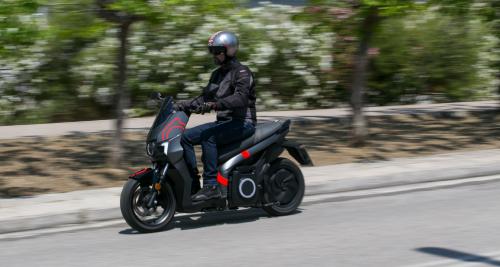 scooter 125 κ.εκ. που οδηγούνται με δίπλωμα αυτοκινήτου