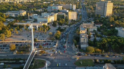 Σήραγγα Ηλιουπόλεως: Κατεχάκη Βουλιαγμένης λεπτα