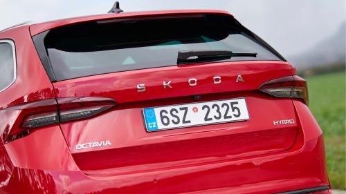 full hybrid Skoda Octavia