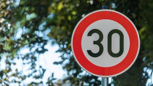 όριο ταχύτητας 30 χλμ./ώρα