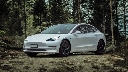 tesla model 3 αυτοκινητο τσιτσιπα