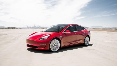 Tesla σκοτώνει Huawei