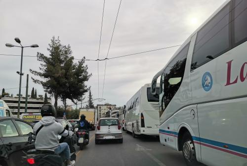 Τουριστικά λεωφορεία