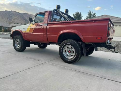 toyota hilux b