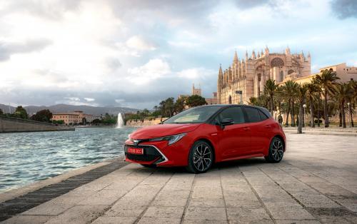 toyota corolla hybrid