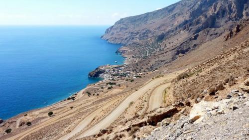 Ο δρόμος πριν ασφαλτωθεί/ Πηγή: cretadrive.gr