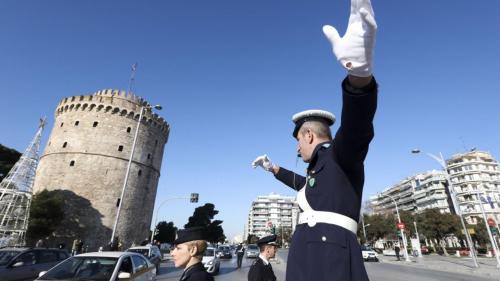 τροχονόμος πράσινο φανάρι