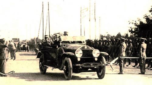 Vittorio Emanuele III lancia trikappa autokinitodromos italia protos