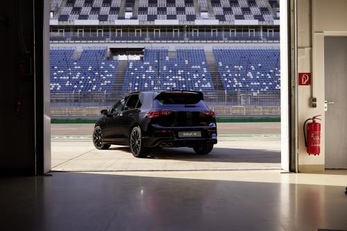 volkswagen-golf-r-black-edition