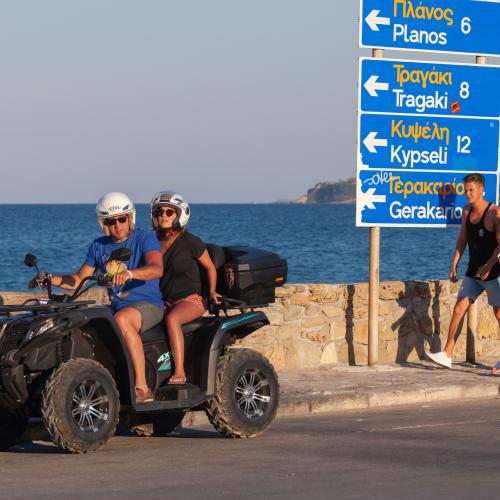Γουρούνα ATV, οδήγηση στο νησί διακοπές προσοχή συμβουλές 2021