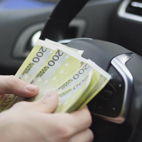 Χρήματα αυτοκίνητο