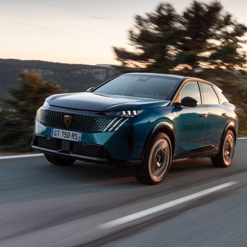 Peugeot E-3008 2024 1