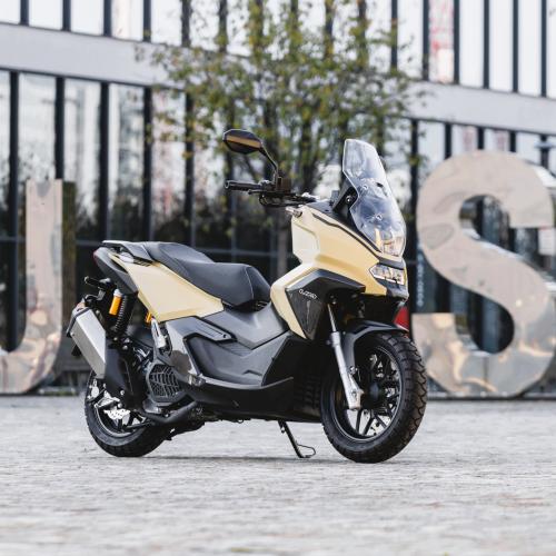 UM Motorcycles: Από 2.799 ευρώ το νέο Rockville 125 και με 10 χρόνια εγγύηση 