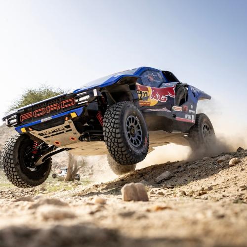 Τα Ford Raptor T1+ κατέκτησαν τους αμμόλοφους του Dakar Rally 