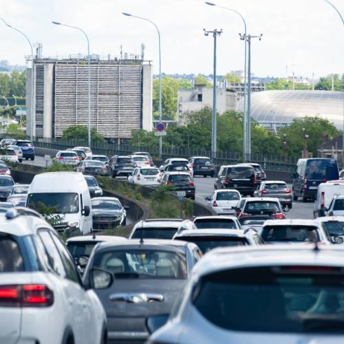 cars-heavy-traffic-1