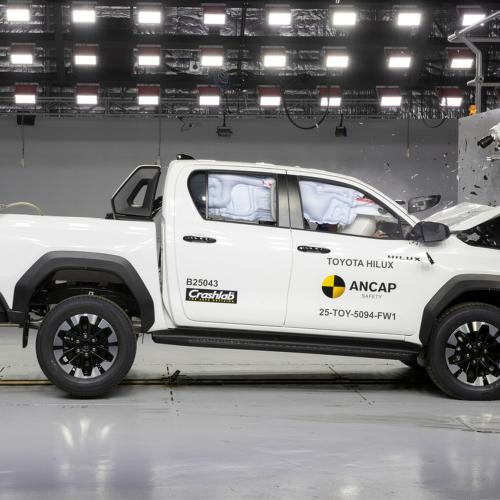 Toyota Hilux Crash Test