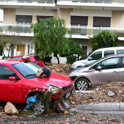 πλημμυρισμένα αυτοκίνητα
