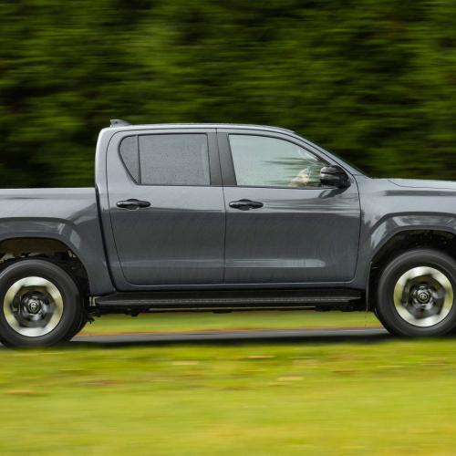 toyota_hilux