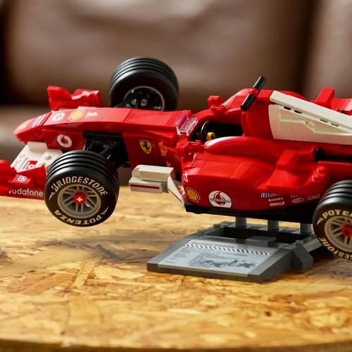 LEGO Icons Michael Schumacher Ferrari F2004