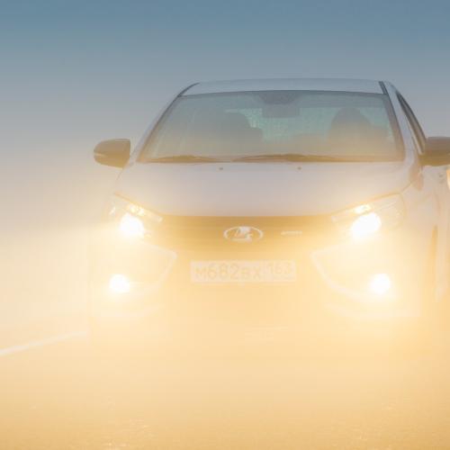 fota omixlis autokinitou.