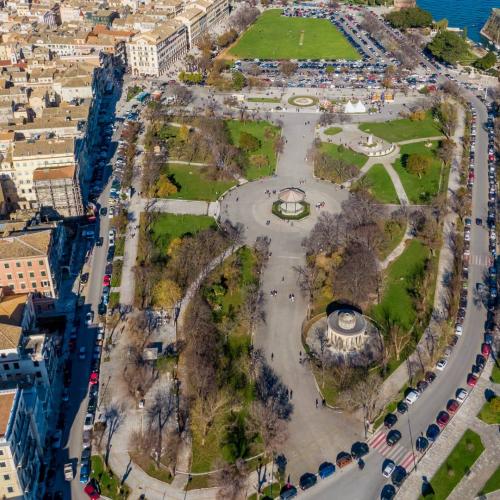 μεγαλύτερη πλατεία των Βαλκανίων