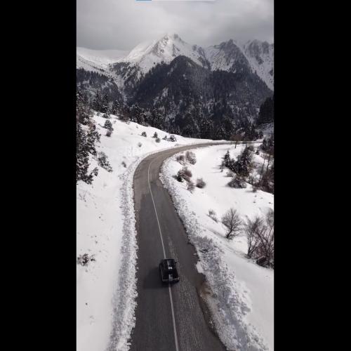 χιονισμένος δρόμος