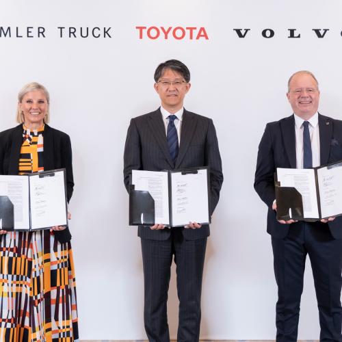 Toyota-Daimler-Volvo