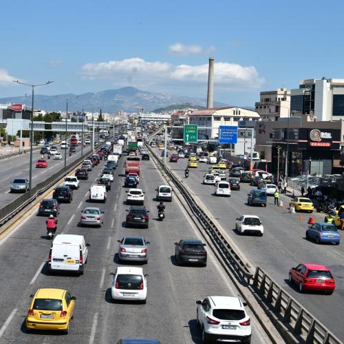 Κίνηση αυτοκινήτων στον Κηφισό