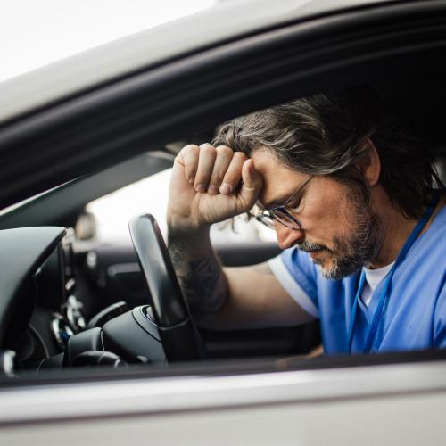 Γιατρός στο αυτοκίνητο