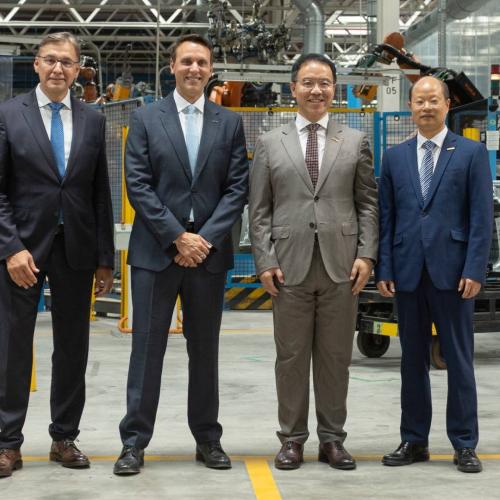 Ford_and_Geely_Valencia 2