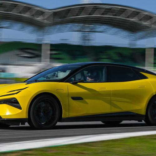 Lotus Emeya 900