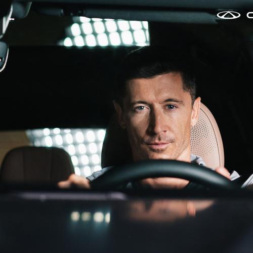 Chery Τiggo 9 και Robert Lewandowski