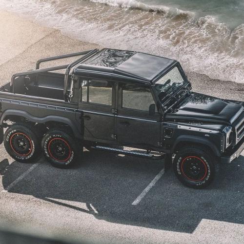 Land Rover Defender 6x6